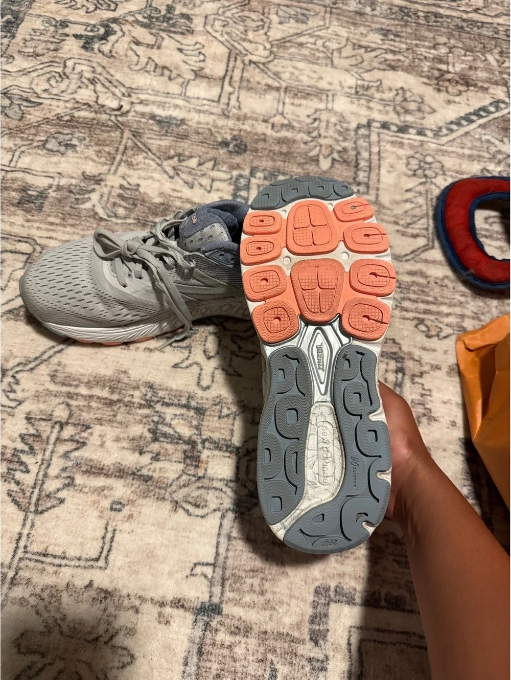 New balance women’s tennis shoes - Picture 3 of 4